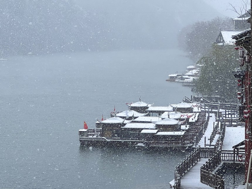 2022年12月拍攝的下司古鎮清水江邊。劉夢攝