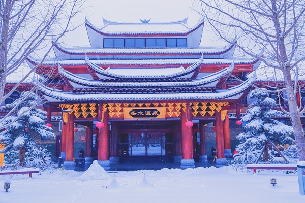 檢核溫泉雪景。劍河縣融媒體中心供圖