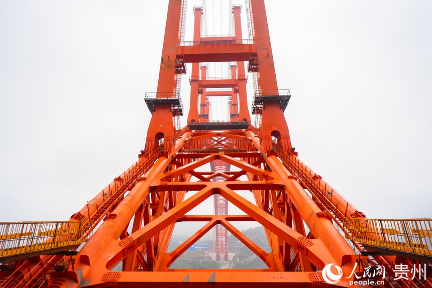 德余高速烏江特大橋施工現場。人民網記者 涂敏攝