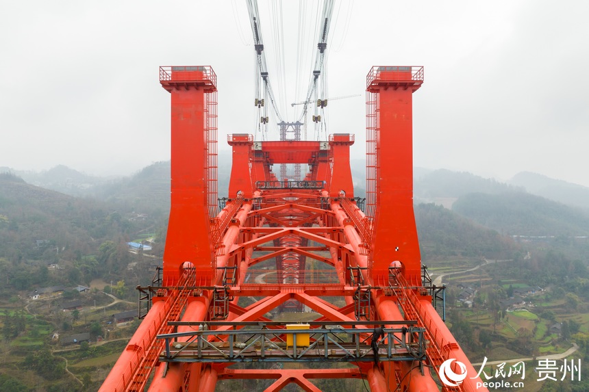 德余高速烏江特大橋施工現場。人民網記者 涂敏攝