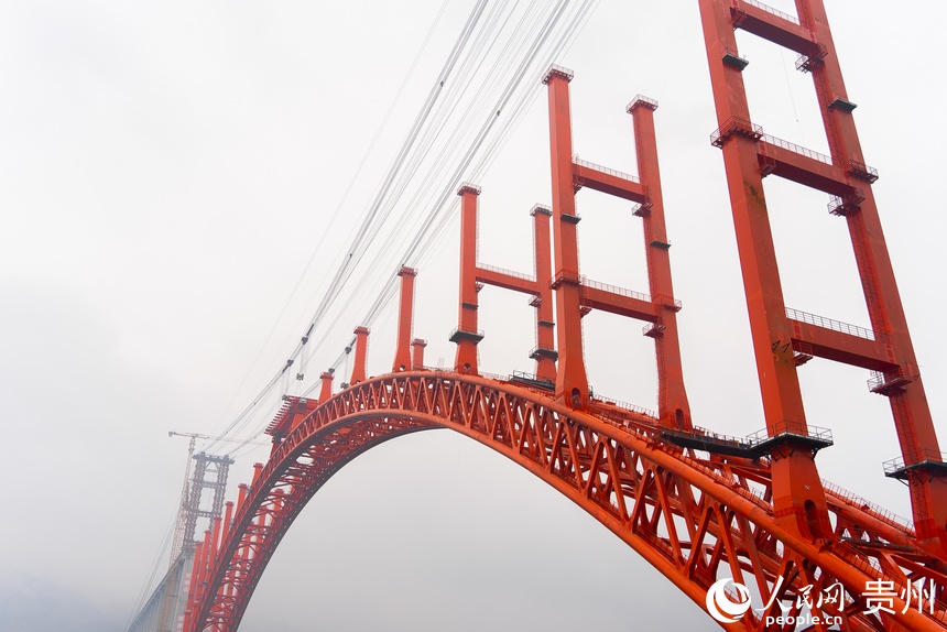 德余高速烏江特大橋施工現場。人民網記者 涂敏攝