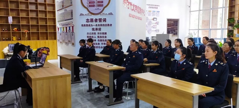 六枝特區稅務局開展“弘揚雷鋒精神,深化志愿服務”主題宣講。