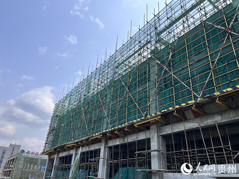 貴州黔貨出山綜合物流港項目施工現場。人民網 陳潔泉攝