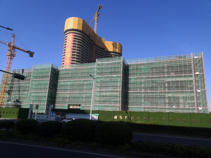 由八建集團承建的蘇州龍之夢大酒店實景圖。八建集團供圖.