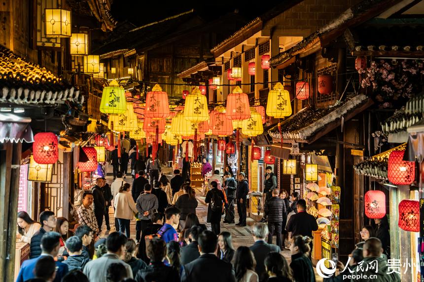 第十屆貴州旅游產業發展大會在貴陽青巖古鎮舉行。人民網 陽茜攝