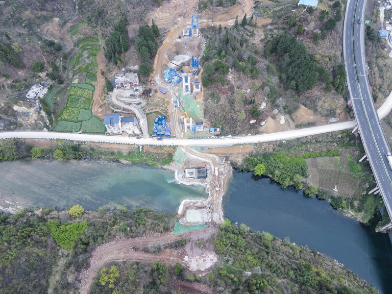 航拍獨木河大橋施工現場。貴平10標供圖