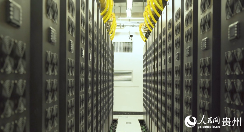 貴安超算中心機房一隅。人民網 陽茜攝