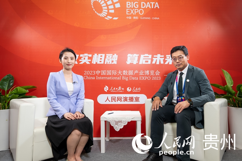 滿幫集團黨委書記、高級副總裁徐強接受人民網專訪。人民網記者 涂敏攝