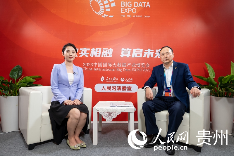 遠大科技集團黨委書記、副總裁丁元剛接受人民網專訪。人民網記者 涂敏攝