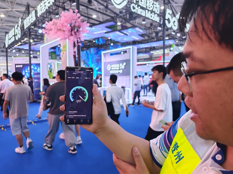 貴州移動工作人員數(shù)博會現(xiàn)場檢測網(wǎng)絡(luò)各項指標均表現(xiàn)優(yōu)異。