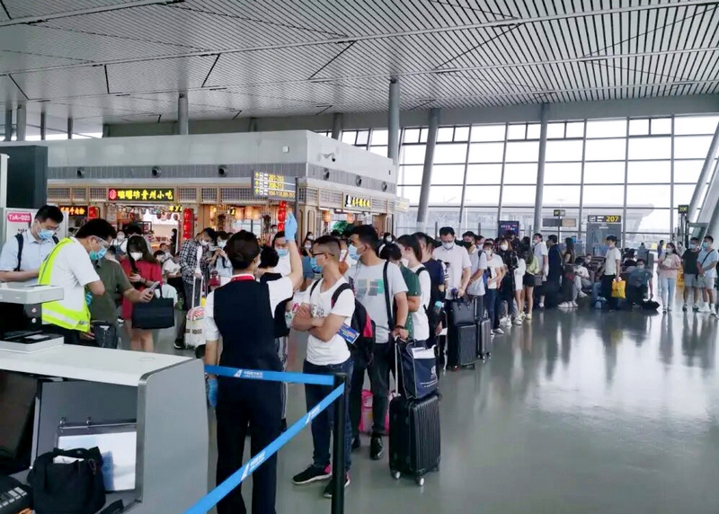 五月貴陽“天路”忙，南航承運5.3萬人數(shù)博會“熱飛”。