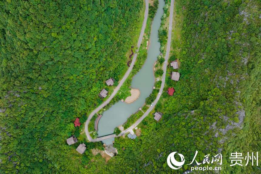 6月28日拍攝的景區度假酒店。人民網記者 涂敏攝