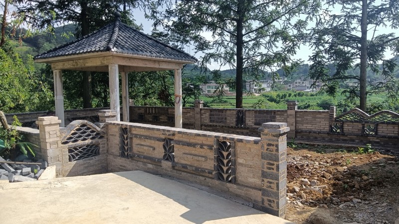 村民家的小花園。姜繼恒攝