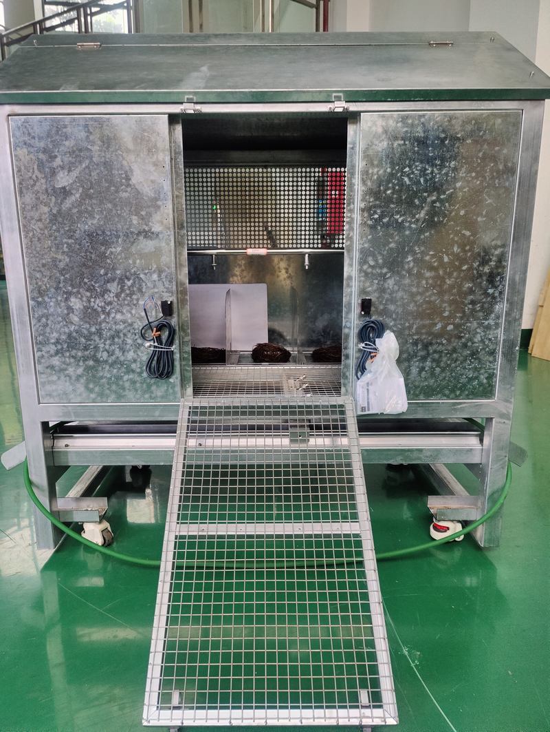 二代多功能林下生態雞舍。