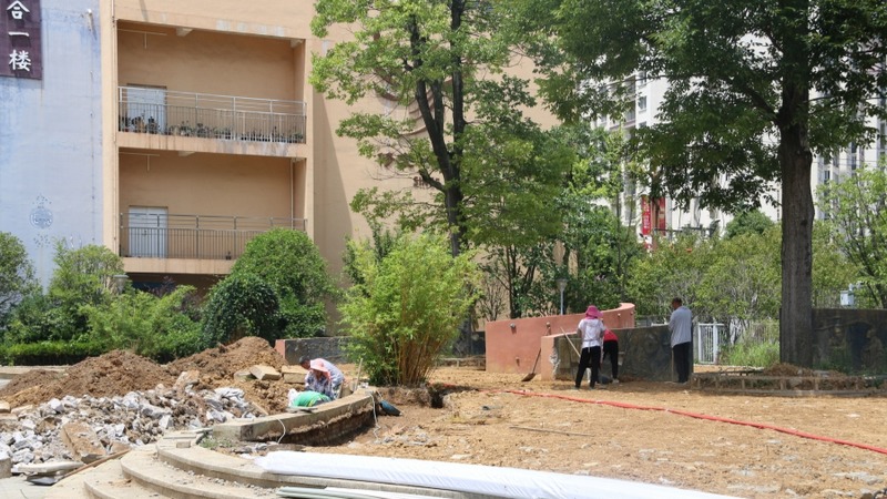 修文縣第二中學一派如火如荼的建設場景 姜繼恒 攝.jpeg