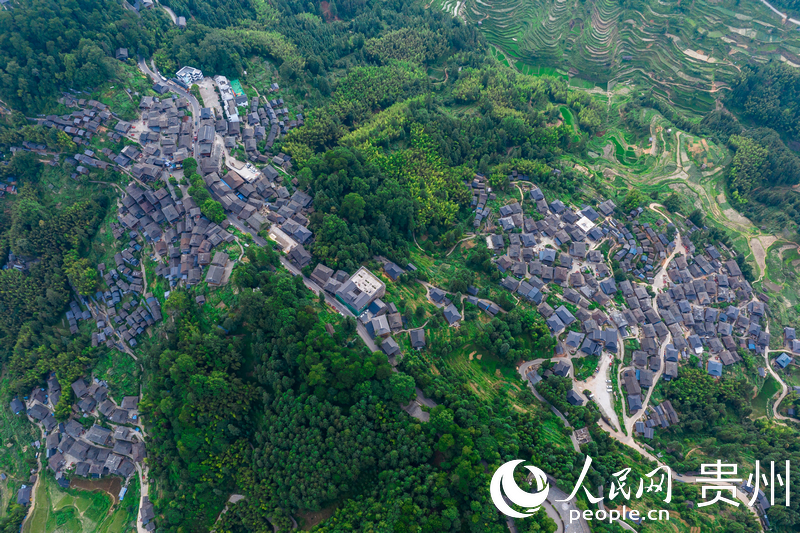 航拍貴州省從江縣岜沙苗寨。人民網記者 涂敏攝