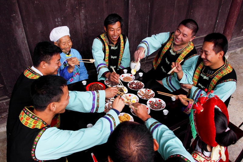 “三幺臺”（酒席）。藺黎明攝