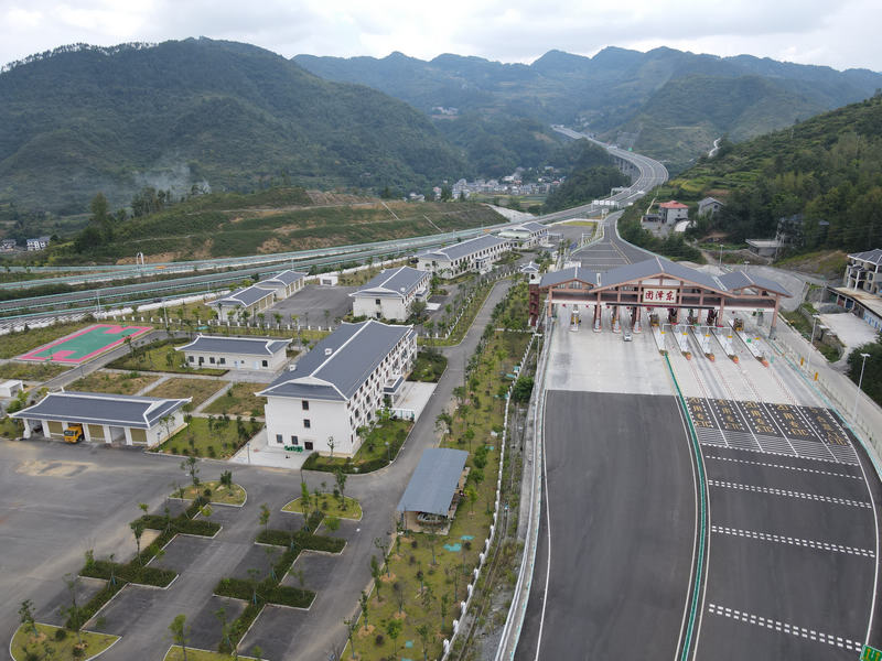 團(tuán)澤東收費(fèi)站。貴州高速公路集團(tuán)有限公司供圖