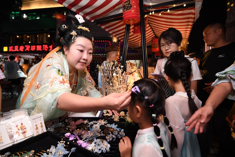 曹狀元街改造后“煙火氣”十足。趙松攝