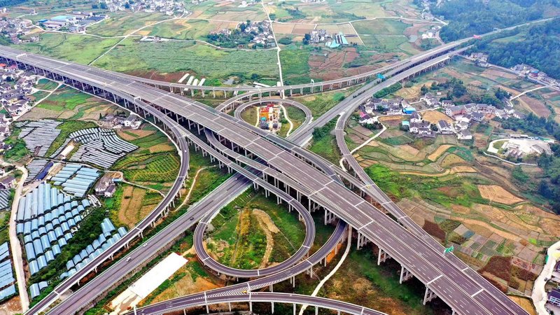 3.俯瞰重遵擴容高速。潘先陽攝.jpeg