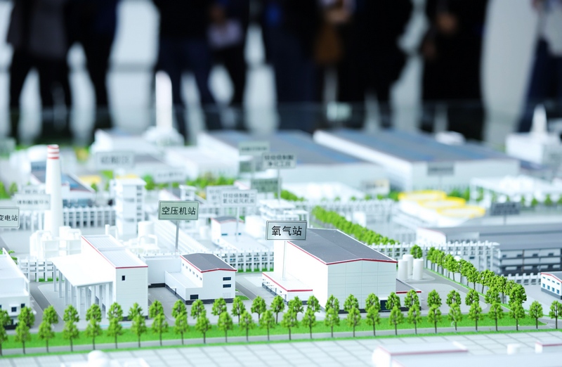 盛屯能源金屬化學（貴州）有限公司廠區沙盤。 顧蘭云 攝