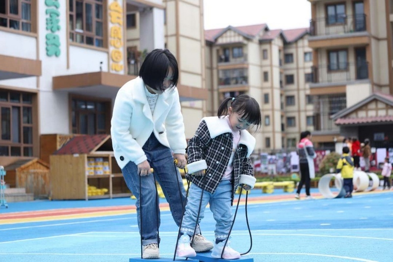 高質(zhì)量發(fā)展調(diào)研行｜ 寫好“后半篇文章”讓易地搬遷兒童快樂(lè)成長(zhǎng)【3】