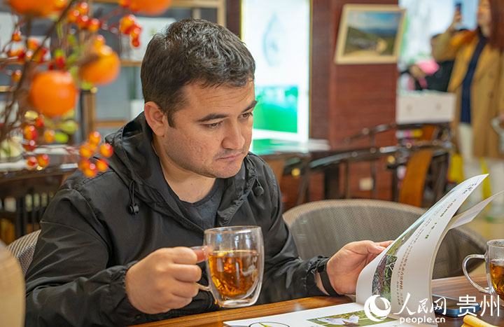 歐亞國家記者品茗。人民網 陽茜攝