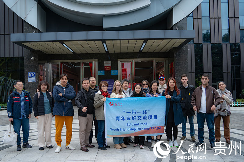 合影留念。人民網 陽茜攝