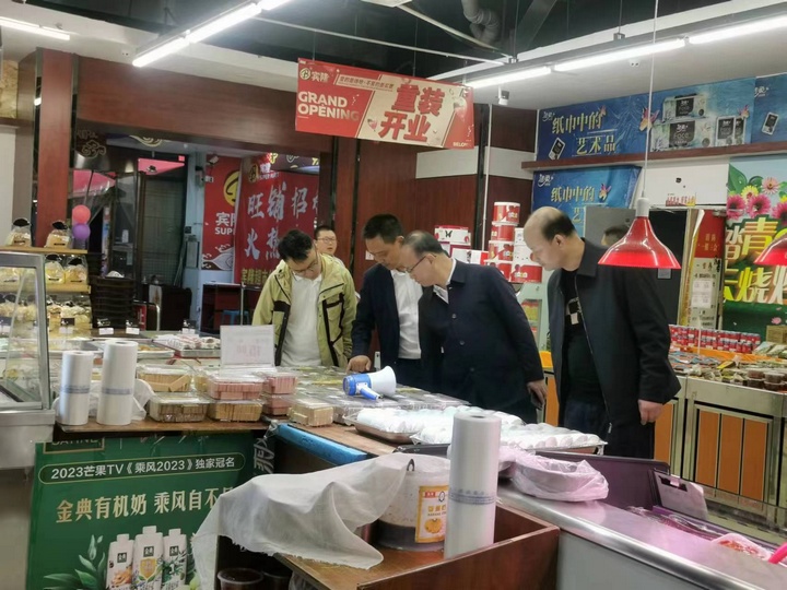 林縣長帶隊督導企業食品安全兩個責任制.jpg