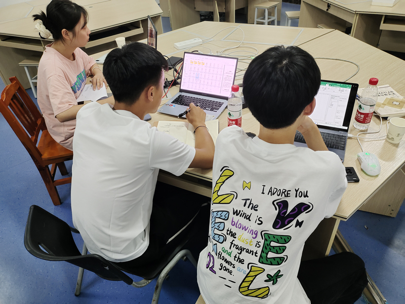 3貴州交通職業(yè)技術(shù)學(xué)院團(tuán)隊(duì)培訓(xùn)參賽場(chǎng)景。貴州交通職業(yè)技術(shù)學(xué)院供圖