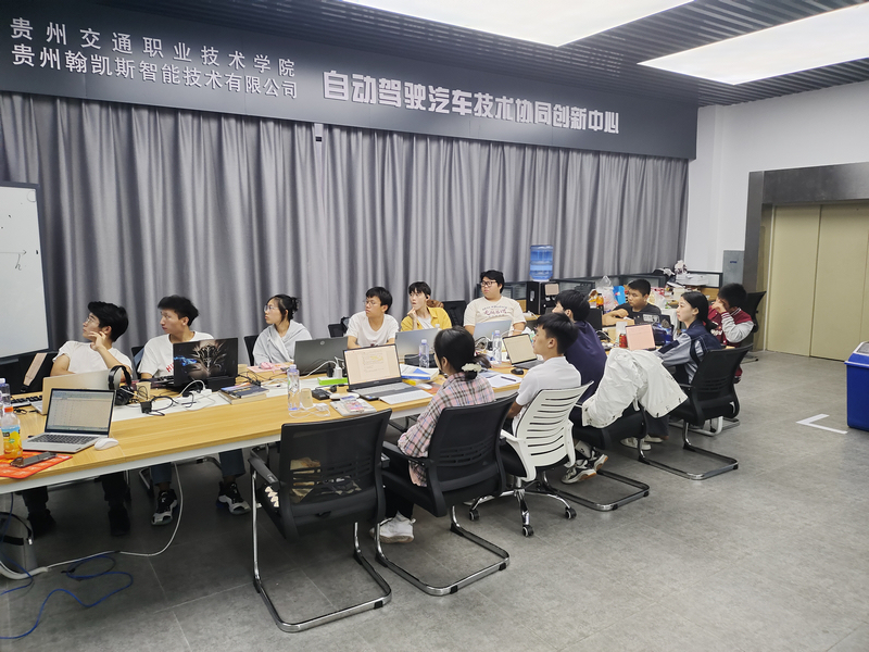 4貴州交通職業(yè)技術(shù)學(xué)院團(tuán)隊(duì)培訓(xùn)參賽場(chǎng)景。貴州交通職業(yè)技術(shù)學(xué)院供圖