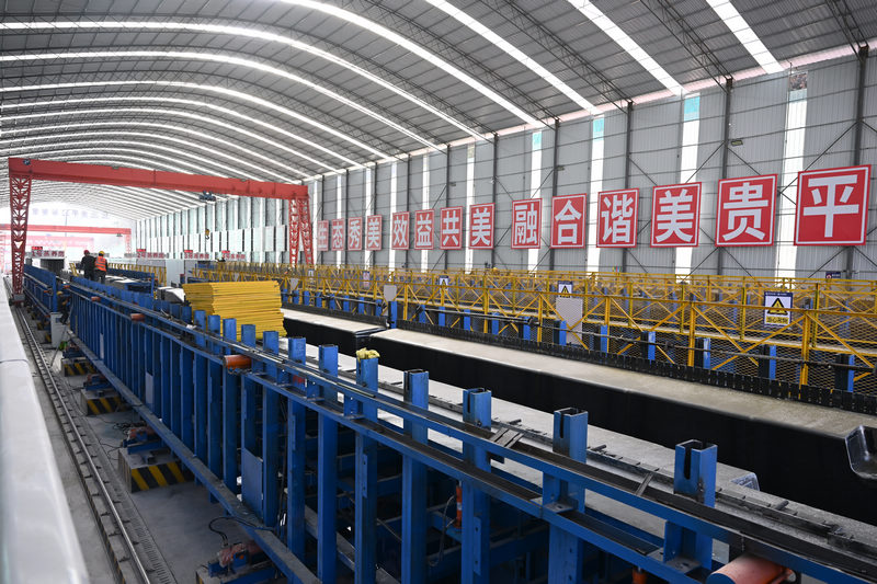 智慧梁場的智能生產區。廖迅攝