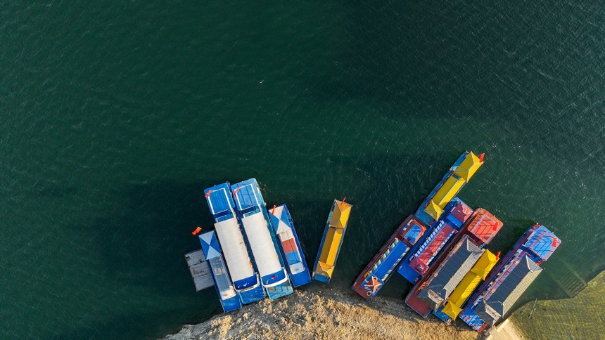 支嘎阿魯湖風(fēng)光（無人機照片）。