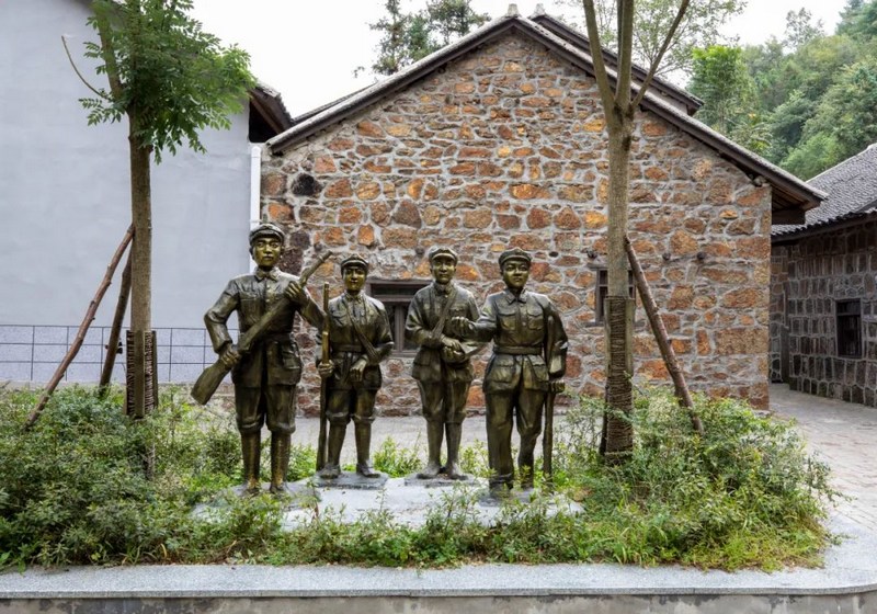 小紅軍雕塑 (紅色教育現場教學點)李學友攝.jpg