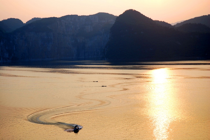 醉美濕地 《黃金水道》劉昌權(quán) 攝.jpg