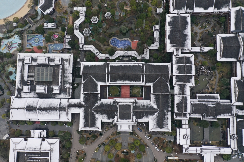 劍河縣仰阿莎溫泉小鎮以中式院落布局打造，80多個泡池散落其間。楊家孟攝