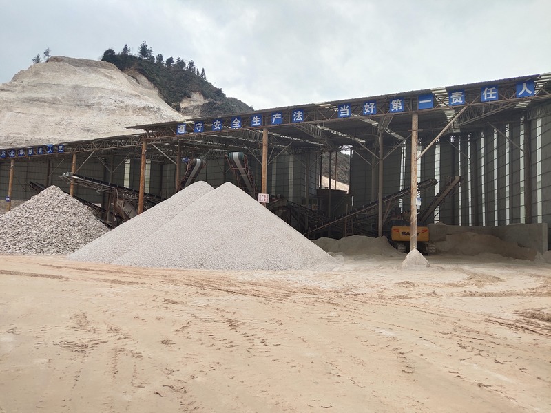 優質石英砂。吳易澤攝