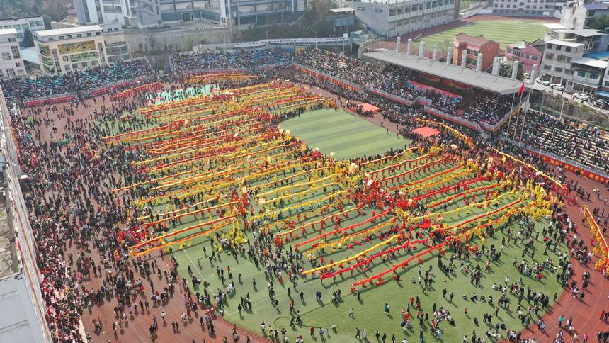 航拍石阡仡佬毛龍節現場。石阡縣融媒體中心供圖