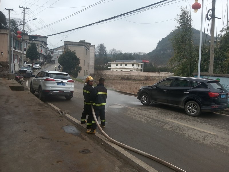 宅吉鄉現場模擬滅火處突。