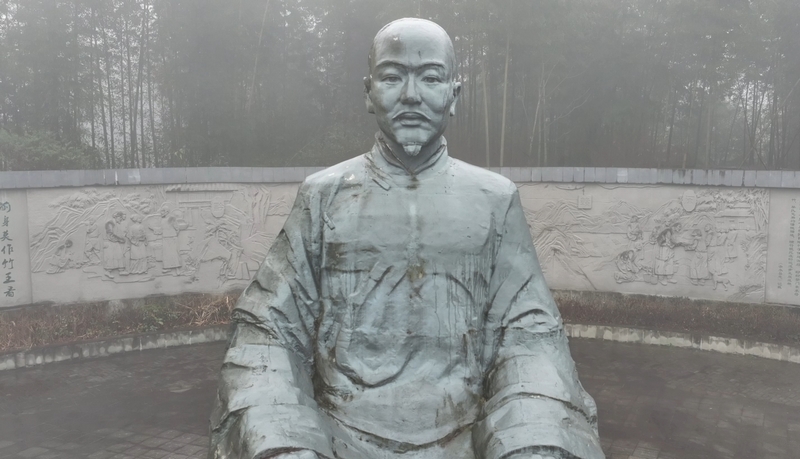 黎理泰雕像。