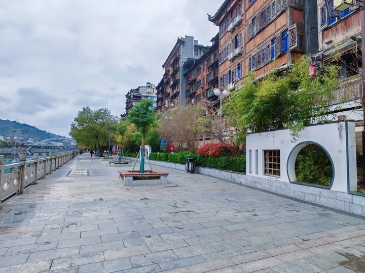 石阡縣城市一角。