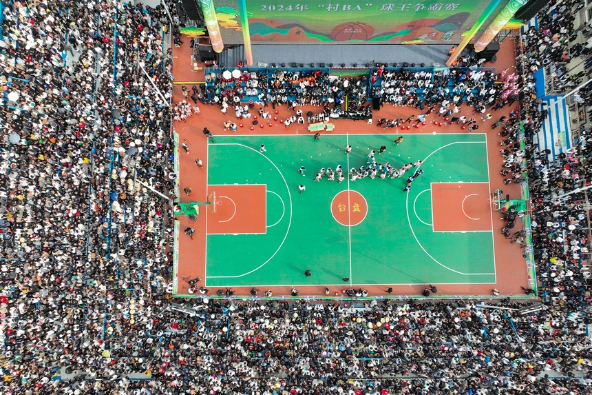 2024年村“BA”球王爭霸賽現場。瞿宏倫攝
