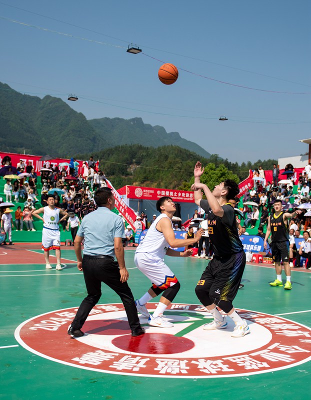 籃球邀請賽開球儀式。李學友攝