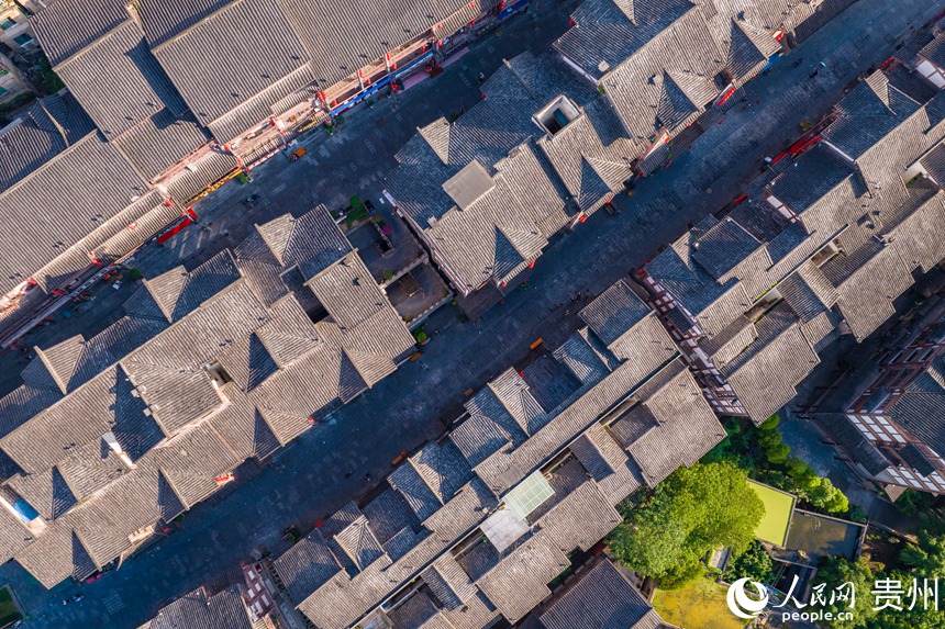 航拍仁懷市茅臺鎮。人民網 陽茜攝