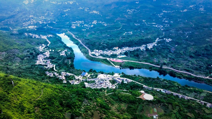 丘林村鳥瞰圖。畢節(jié)市委宣傳部供圖