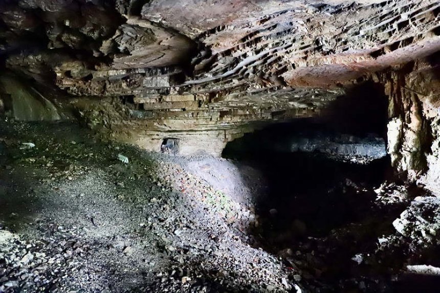 圖為礦洞內部場景。顧蘭云攝