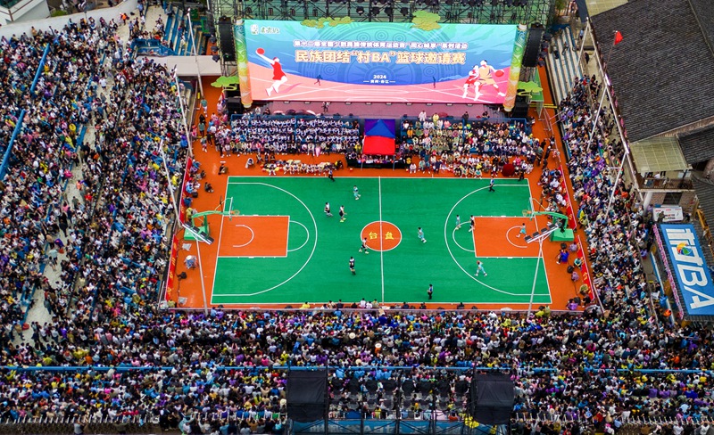 8、航拍全國民族團結“村BA”籃球邀請賽。龍建睿 攝