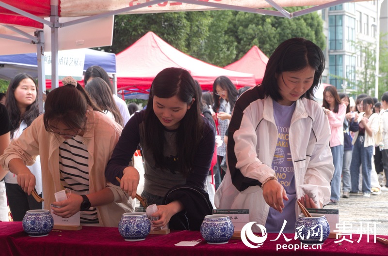 活動現場。人民網 龍章榆攝