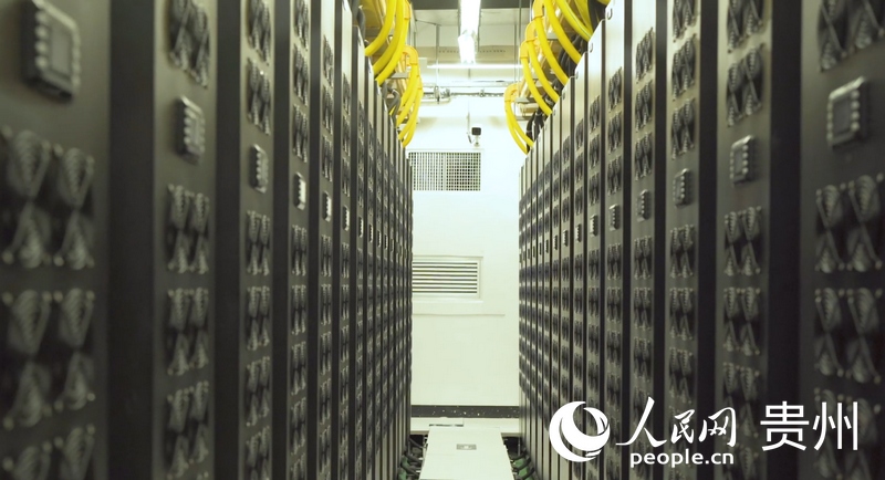 貴安超算中心機房一隅。人民網 陽茜攝