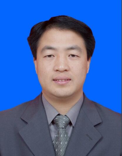 市委常委、區(qū)委書記 林松